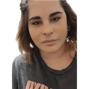 Soy una persona además de profesional y con una base muy fuerte asentada en la experiencia, siempre estoy al tanto de las tendencias y también de su historia. Soy empática y  con pedagogía aprendida a través de tutorías que di después de obtener el grado
